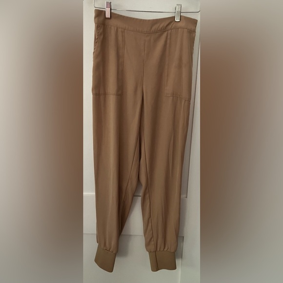 Vero Moda Aware Tan Trousers lightweight summer fabric - Picture 1 of 16